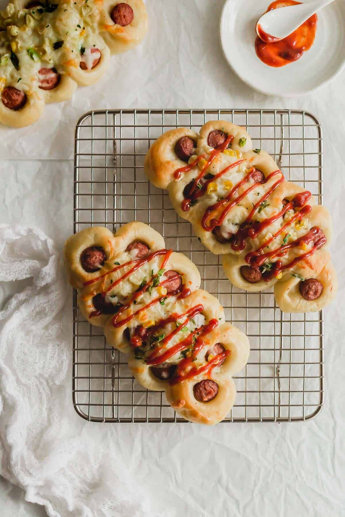 Bánh Mì Xúc Xích Phô Mai 